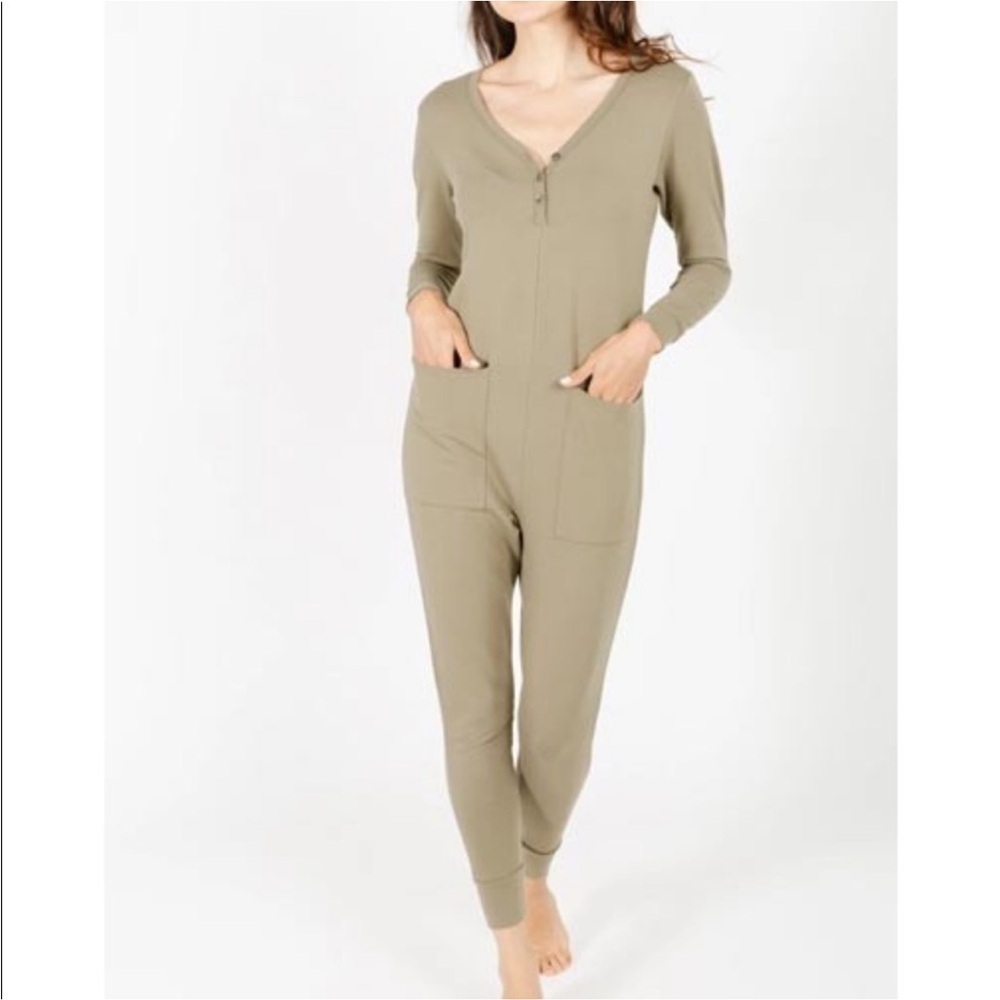 Smash + Tess Wednesday romper size small